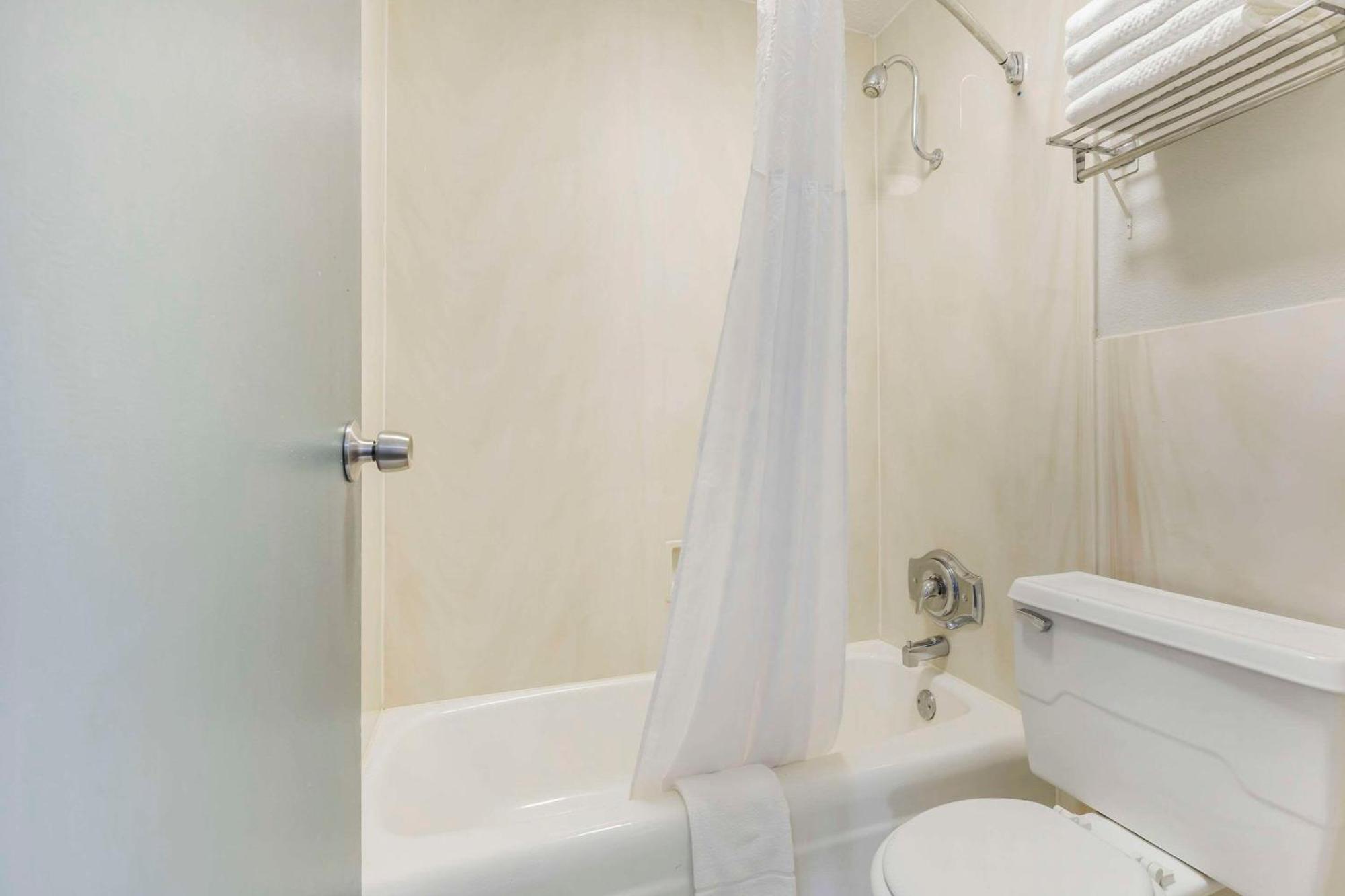 Quality Inn & Suites Santee Ngoại thất bức ảnh